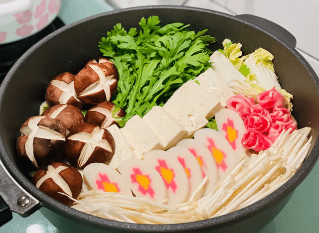 你酱汁调法只需几样食材比卖的好吃麻将胡了2日式寿喜锅轻松做大叔教(图2)