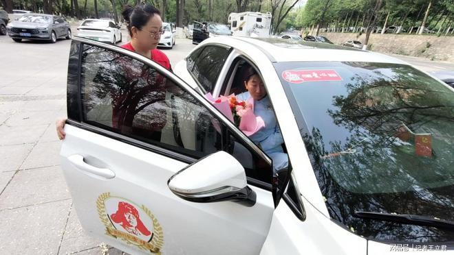 企业致敬白衣天使凝聚社会温情麻将胡了2游戏入口沈阳爱心(图4)